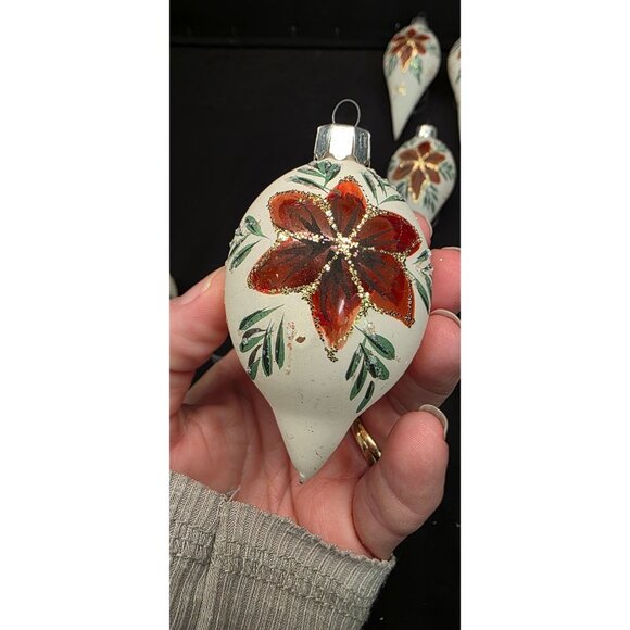 Vintage Christmas Classics Commodore Hand Decorated Poinsettia Glass Ornaments - Picture 14 of 16